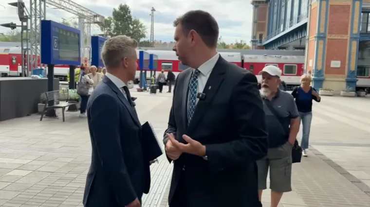 Čovjek pljunuo mađarskog premijera nasred ulice, kamere snimile njegovu reakciju