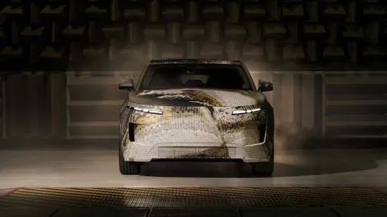 Ovaj luksuzni SUV želi pomiriti nespojivo: Udobnost, performanse i teren