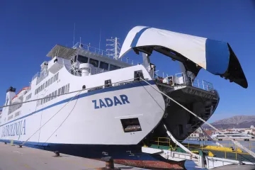 Putniku pozlilo na trajektu Zadar: Pokušali ga reanimirati, ali nije mu bilo spasa