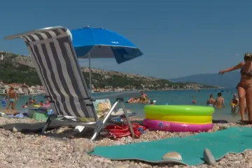 U ovom hrvatskom gradu vi&scaron;e nema rezervacije mjesta na plaži: 'Nekad bi dolazili popodne'