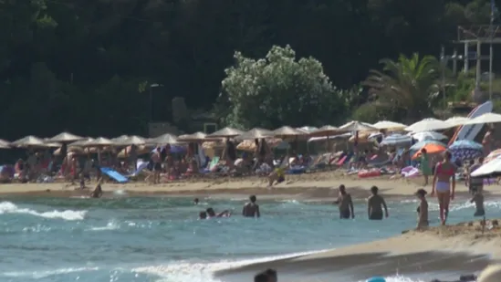 Od cijene pizze preko ča&scaron;e vina do smje&scaron;taja: Je li jeftinije ljetovati na Braču ili na Krfu?