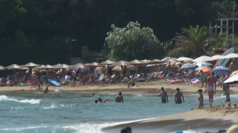 Od cijene pizze preko ča&scaron;e vina do smje&scaron;taja: Je li jeftinije ljetovati na Braču ili na Krfu?