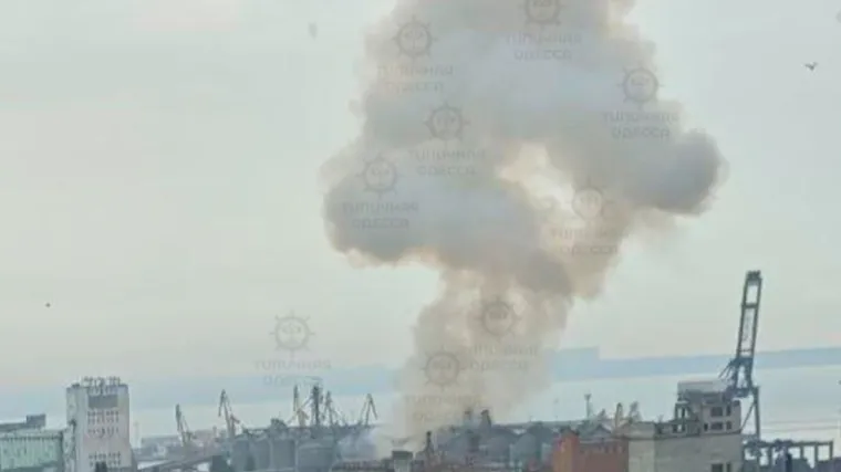 Rusija napala dva ukrajinska grada, pogođeni su brodovi: 'Ovo je teror, nemaju to pravo'