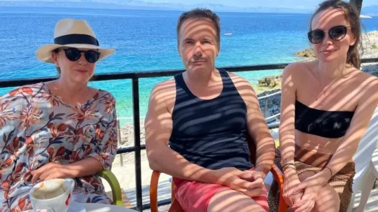 Alan Blažević iz 'Divljih pčela' pozirao sa suprugom i televizijskom suprugom pa se na&scaron;alio: 'Kad te žena uhvati in flagranti...'