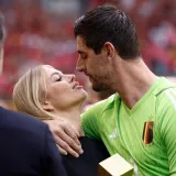 Plavu&scaron;a zbog koje je Courtois izgubio glavu: Atraktivna supruga vratara izgleda nestvarno