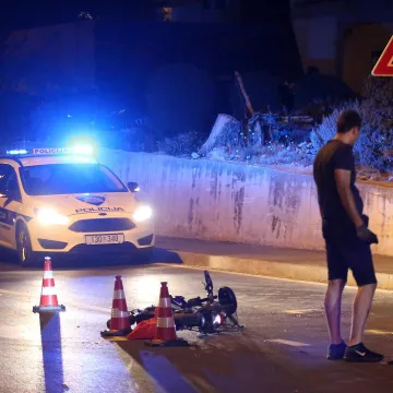 Pijan i bez kacige vozio romobil: Zavr&scaron;io s ozljedama opasnima po život