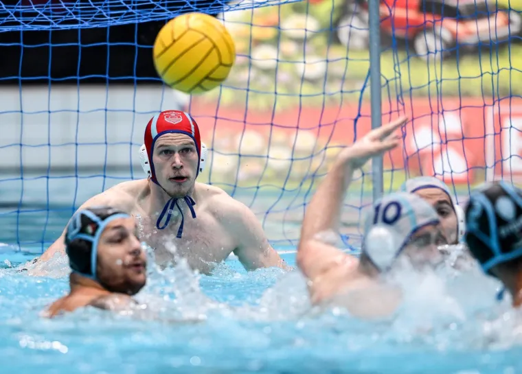 Sjajan otpor hrvatske B reprezentacije protiv najjačih Mađara: Čak 13 obrana Čubranića