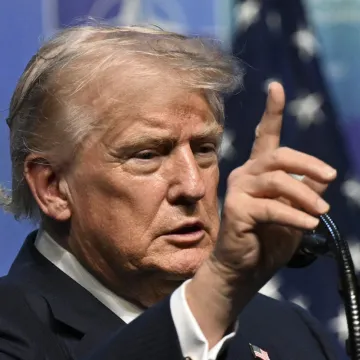 Trump uvodi carine za 60 zemalja! Odmah stupaju na snagu, već stižu reakcije: 'To nema smisla!'