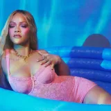 Rihanna pokazala rasko&scaron;ne obline u prozirnoj čipki, fanovi ne skidaju pogled s novih fotografija