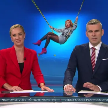 Ana Ivanović odu&scaron;evila fanove zavidnom linijom u kupaćem kostimu, pozirala s velikom zvijezdom