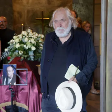 Posljednji pozdrav legendarnom Mazalu: Brojne zvijezde oprostile se od Damira &Scaron;abana