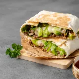 Recept autorice bestselera za sočan obrok od mljevenog mesa. Za pripremu treba svega 25 minuta