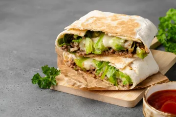 Recept autorice bestselera za sočan obrok od mljevenog mesa. Za pripremu treba svega 25 minuta