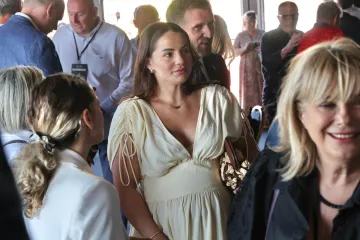 Barbara Džinović ex. Matić pokazala trudnički trbuh