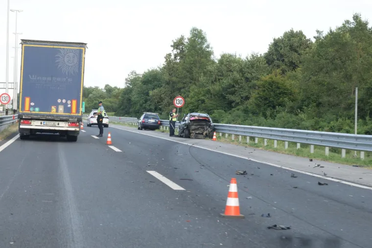Stra&scaron;ni prizori s mjesta te&scaron;ke nesreće na A3: Poginulo dijete, jo&scaron; je troje ozlijeđenih