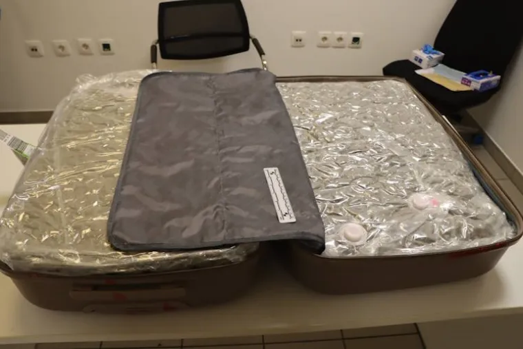 &Scaron;panjolka (32) sletjela u Zagreb s 15 kilograma droge u koferu