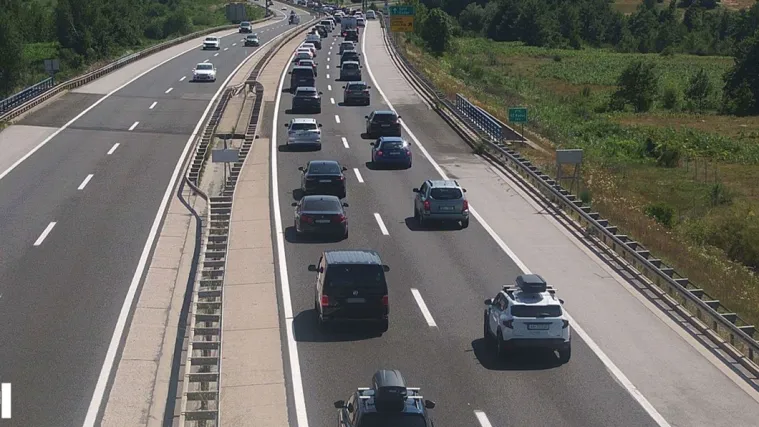 Zbog nesreća se povremeno zatvaraju tuneli, vozi se usporeno: Evo kakva je trenutačno situacija