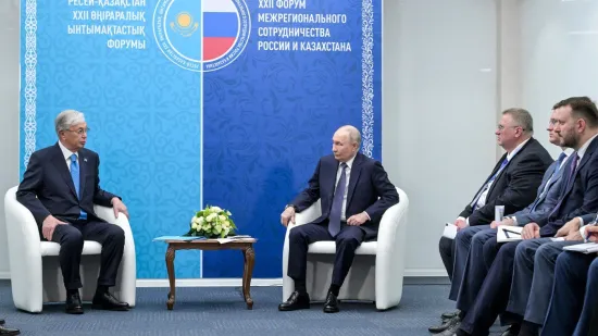 Predsjednik Kazahstana pred Putinom rekao da je vrijeme za kraj rata, kamere snimile njegovu reakciju