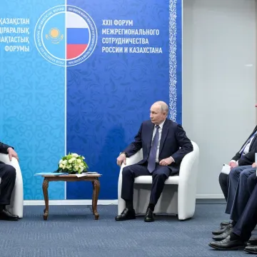 Predsjednik Kazahstana pred Putinom rekao da je vrijeme za kraj rata, kamere snimile njegovu reakciju