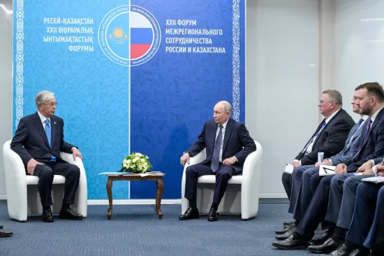 Predsjednik Kazahstana pred Putinom rekao da je vrijeme za kraj rata, kamere snimile njegovu reakciju