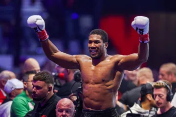 Joshua umalo izgubio od Albanca, pa sve podsjetio da je prvak