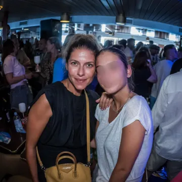 Jelena Perčin s kćeri Lotom (17) podržala supruga Antu Gelu na putu prema Veloj Luci