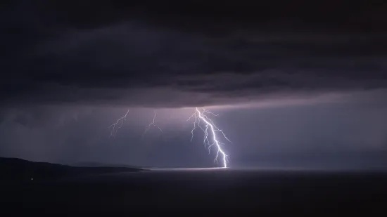Na snazi upozorenje, meteorolog otkrio &scaron;to nas čeka noćas: 'Moguća tuča i poneka pijavica'