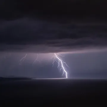 Na snazi upozorenje, meteorolog otkrio &scaron;to nas čeka noćas: 'Moguća tuča i poneka pijavica'