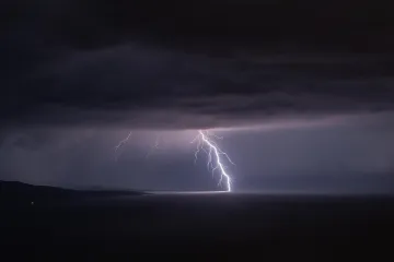 Na snazi upozorenje, meteorolog otkrio &scaron;to nas čeka noćas: 'Moguća tuča i poneka pijavica'