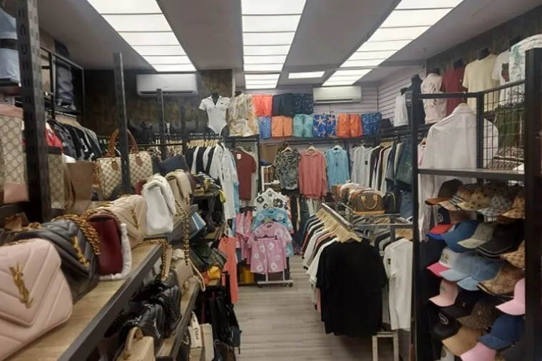 Carinici zaplijenili oko 5000 'dizajnerskih' krpica, torbica, parfema i naočala