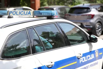Devetorica se potukla u trgovini pa nastavila na ulici: Pogledajte zbog čega
