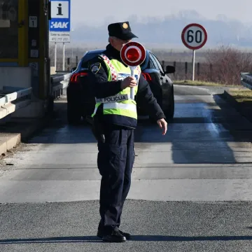 Nijemac i &Scaron;vicarac bahatom vožnjom &scaron;okirali policiju: Evo kojom brzinom su jurili