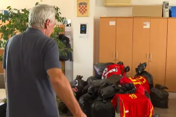 Crne vreće pune robe! Oduzeto je gotovo 5000 lažnjaka, pazite &scaron;to smo zatekli u Carini