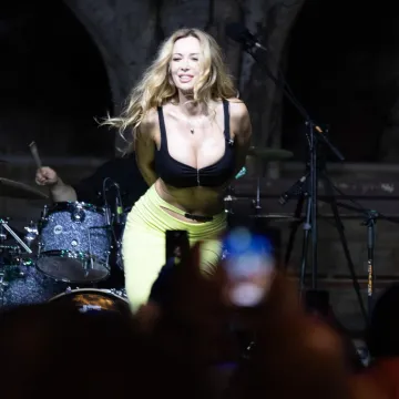 Čipkasti top privukao sve poglede: Lidija Bačić pozirala u ogledalu i opet očarala pratitelje