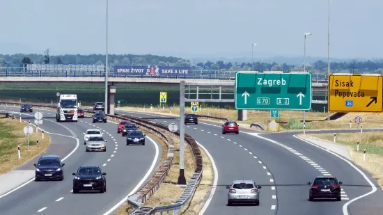 Hrvati se žestoko sukobili oko vožnje na autocesti: 'Iz gu&scaron;ta i adrenalina vozim 170 na sat'