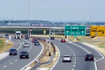 Hrvati se žestoko sukobili oko vožnje na autocesti: 'Iz gu&scaron;ta i adrenalina vozim 170 na sat'