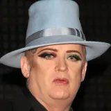 Ekscentričnim imidžem i skandalima punio naslovnice: Boy George nastupio je i u Vodicama