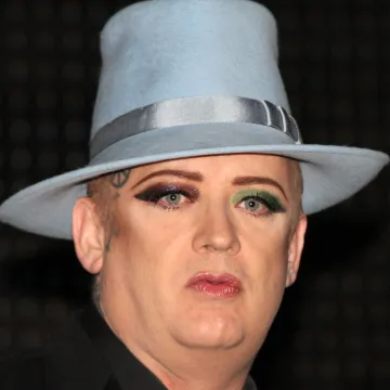 Ekscentričnim imidžem i skandalima punio naslovnice: Boy George nastupio je i u Vodicama