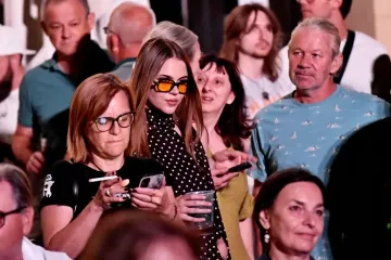 Nije bila na pozornici, ali sve je zasjenila: Tajanstvena brineta mamila poglede u Varaždinu