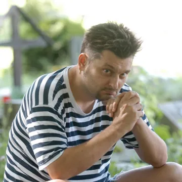 [KVIZ] Prepoznaje&scaron; li legendarne hitove Dine Dvornika po samo nekoliko riječi?