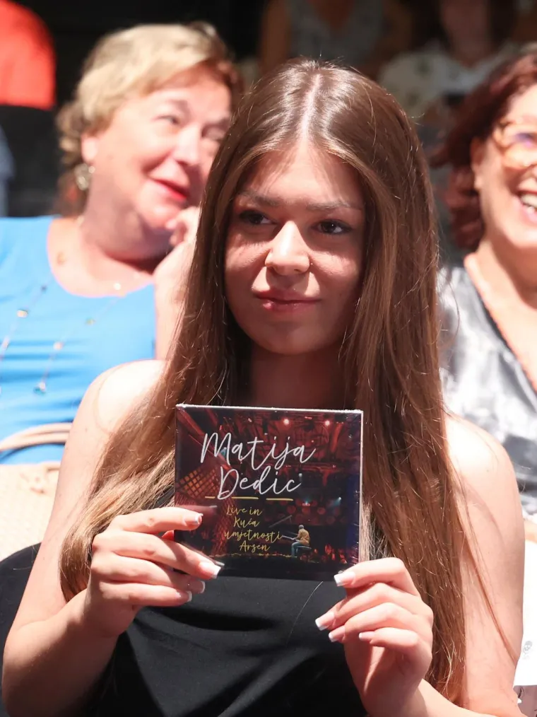 Predstavljen posljednji album Matije Dedića: Na promociju u &Scaron;ibeniku stigla i njegova kći Lu