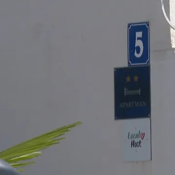 Inspektori če&scaron;ljaju jedan hrvatski otok: Bijesni vlasnici apartmana napali tv ekipu