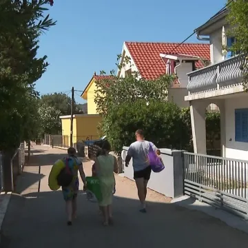 Otok nekoć poznat po ilegalnoj gradnji, danas po apartmanima: Evo &scaron;to je inspekcija otkrila