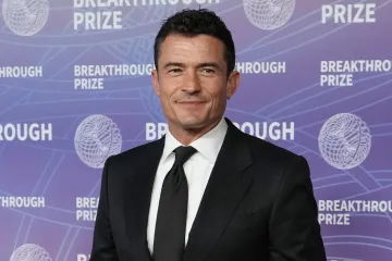 Orlando Bloom (49) potpuno zaboravio Katy Perry: Ovako izgleda 20 godina mlađa koju sada ljubi