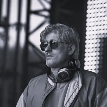 Preminuo slavni francuski DJ Kavinsky: Pronađen je mrtav u svom domu