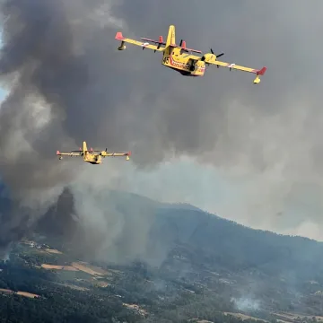Drugi hrvatski kanader poletio ka Francuskoj, nastavlja se pomoć u ga&scaron;enju velikih požara