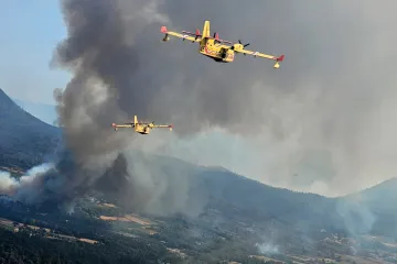 Drugi hrvatski kanader poletio ka Francuskoj, nastavlja se pomoć u ga&scaron;enju velikih požara
