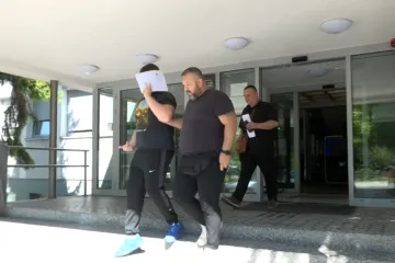 Pogledajte &scaron;to je maloljetnik koji je stravično pretukao mu&scaron;karca (31) pokazao prema kameri