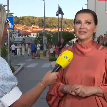 Nina Badrić uoči koncerta: 'Čim bi ti Oliver rekao ne se*i, to znači da te voli'