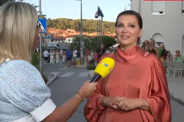 Nina Badrić uoči koncerta: 'Čim bi ti Oliver rekao ne se*i, to znači da te voli'